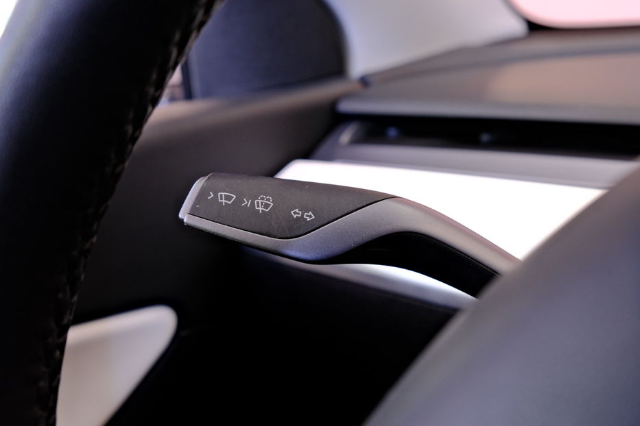Продам Tesla Model Y 2023 года в Одессе