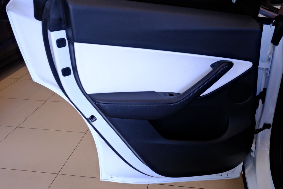 Продам Tesla Model Y 2023 года в Одессе