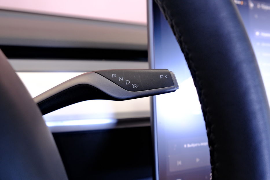 Продам Tesla Model Y 2023 года в Одессе