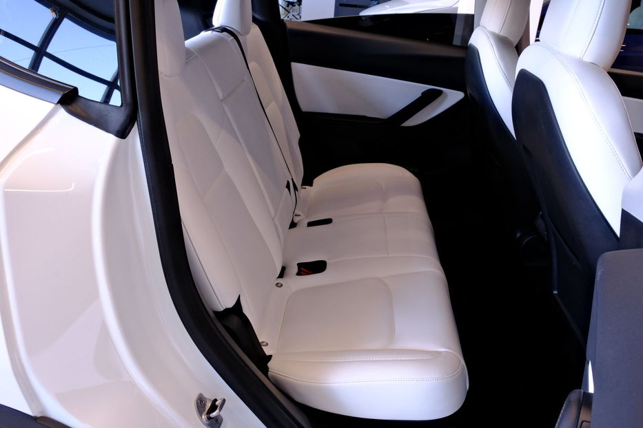 Продам Tesla Model Y 2023 года в Одессе