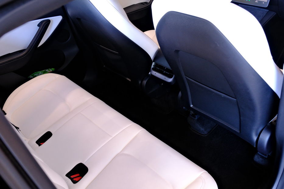 Продам Tesla Model Y 2023 года в Одессе