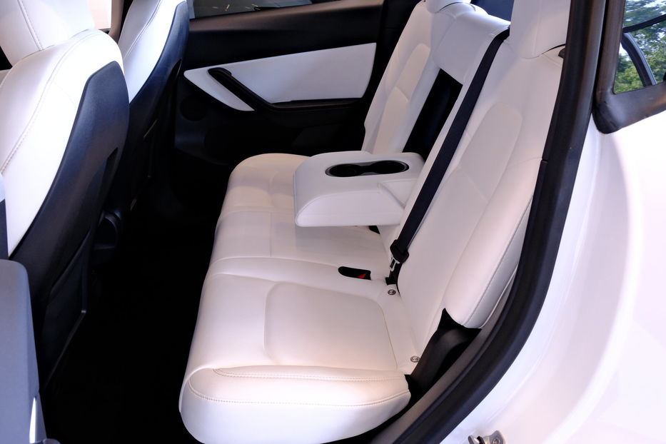 Продам Tesla Model Y 2023 года в Одессе