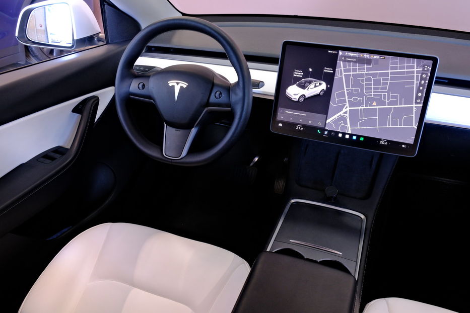 Продам Tesla Model Y 2023 года в Одессе