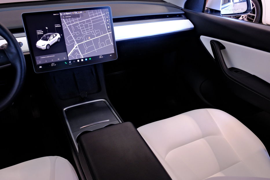 Продам Tesla Model Y 2023 года в Одессе