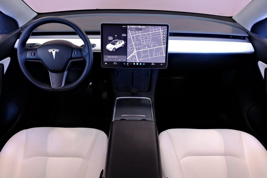 Продам Tesla Model Y 2023 года в Одессе