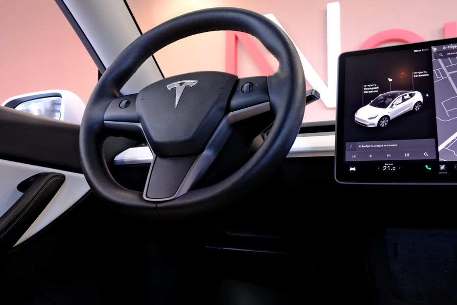 Продам Tesla Model Y 2023 года в Одессе