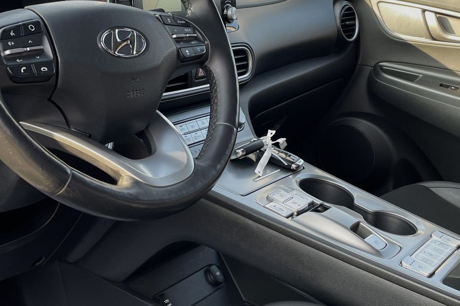Продам Hyundai Kona 64квт  2019 года в Львове