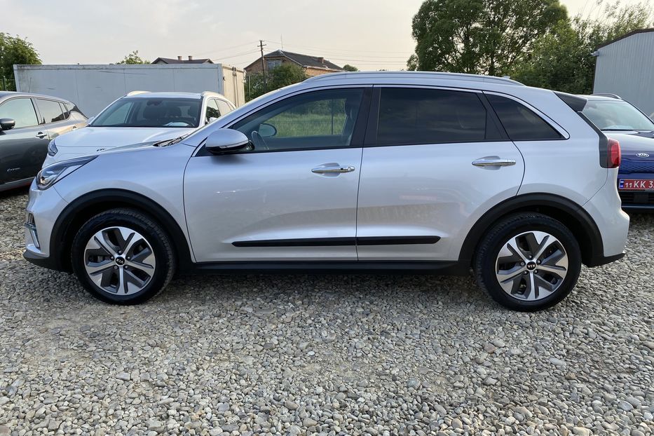 Продам Kia Niro 64 kWh Макс. комплектація 2021 года в Львове