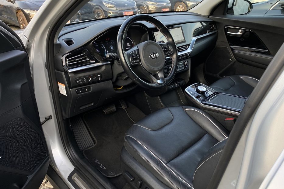Продам Kia Niro 64 kWh Макс. комплектація 2021 года в Львове