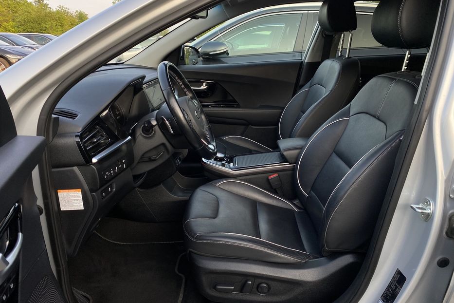 Продам Kia Niro 64 kWh Макс. комплектація 2021 года в Львове
