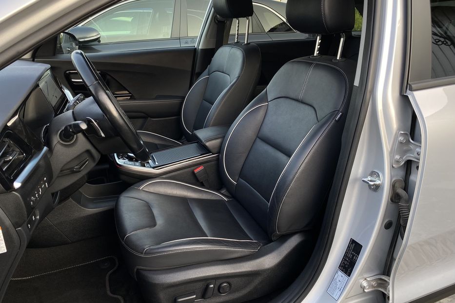Продам Kia Niro 64 kWh Макс. комплектація 2021 года в Львове