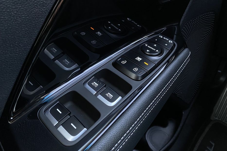 Продам Kia Niro 64 kWh Макс. комплектація 2021 года в Львове
