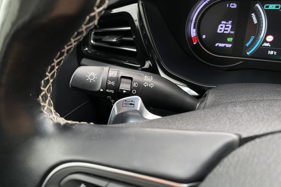 Продам Kia Niro 64 kWh Макс. комплектація 2021 года в Львове