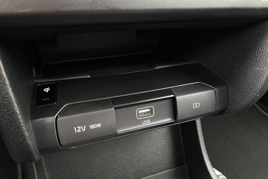 Продам Kia Niro 64 kWh Макс. комплектація 2021 года в Львове