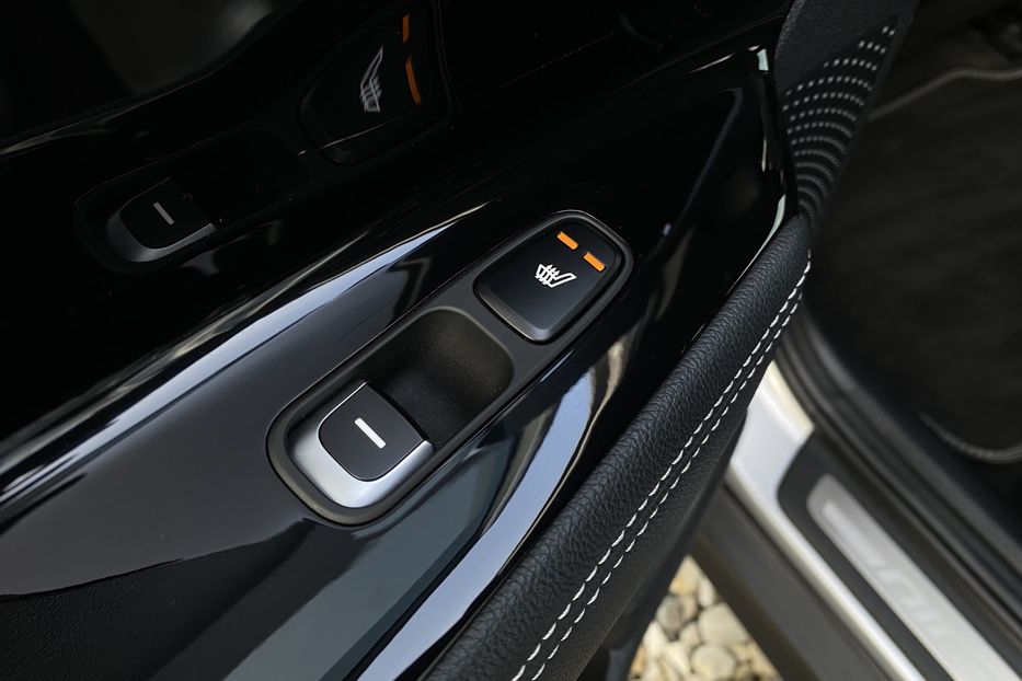 Продам Kia Niro 64 kWh Макс. комплектація 2021 года в Львове