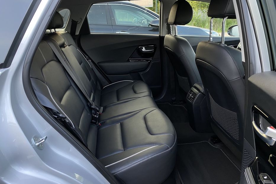 Продам Kia Niro 64 kWh Макс. комплектація 2021 года в Львове