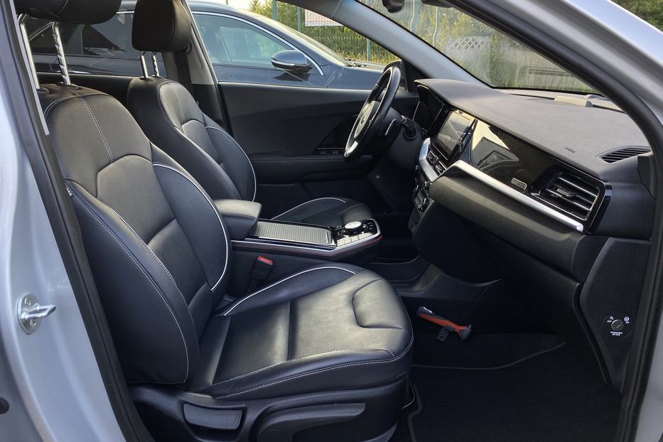 Продам Kia Niro 64 kWh Макс. комплектація 2021 года в Львове