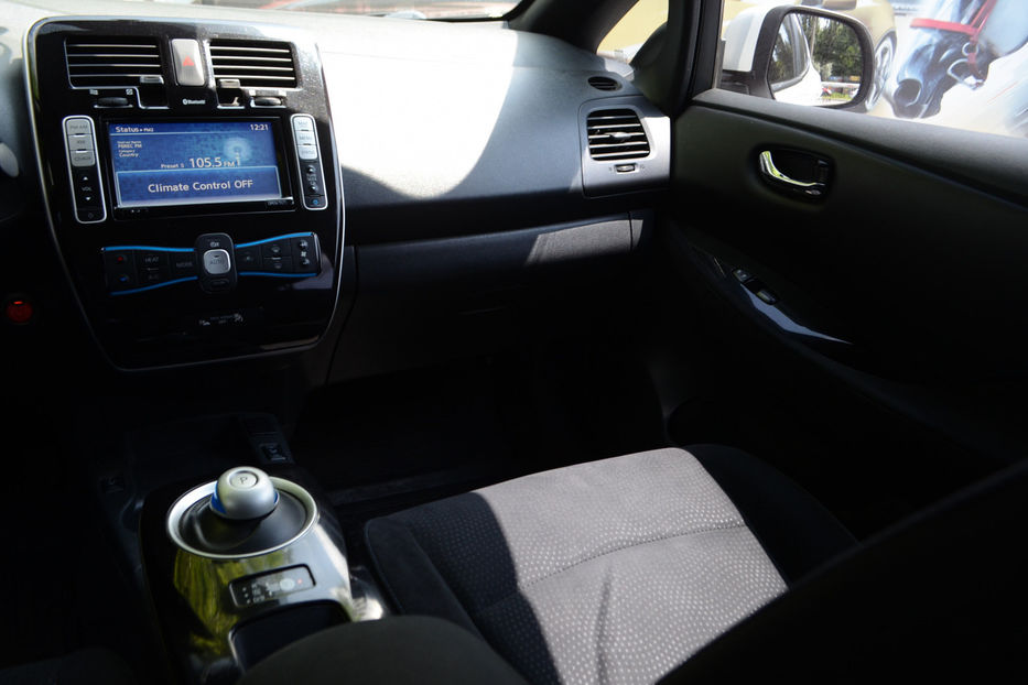 Продам Nissan Leaf 2013 года в Киеве