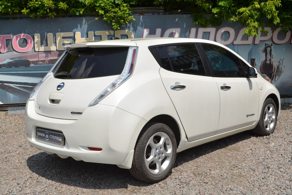 Продам Nissan Leaf 2013 года в Киеве