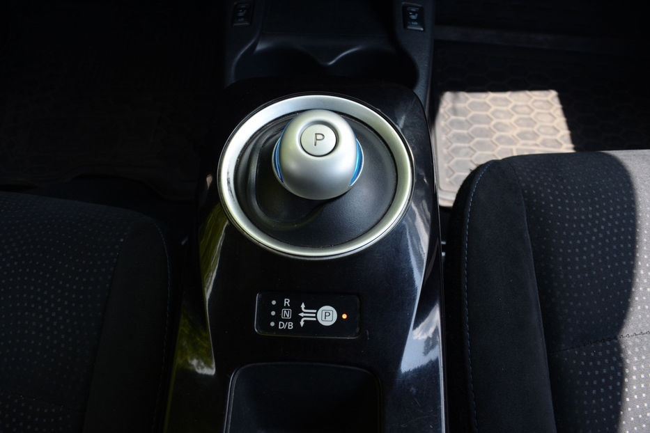 Продам Nissan Leaf 2013 года в Киеве