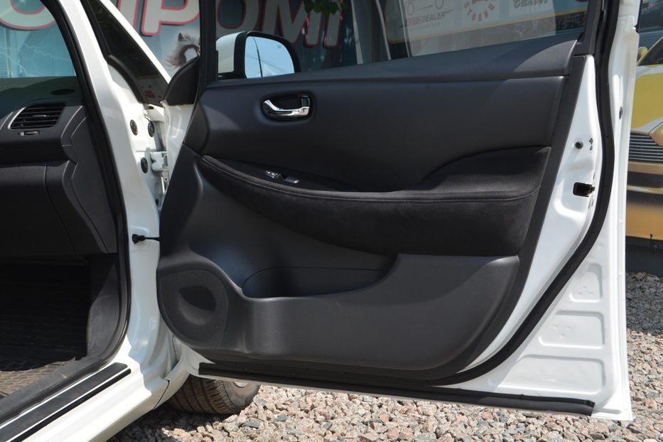 Продам Nissan Leaf 2013 года в Киеве