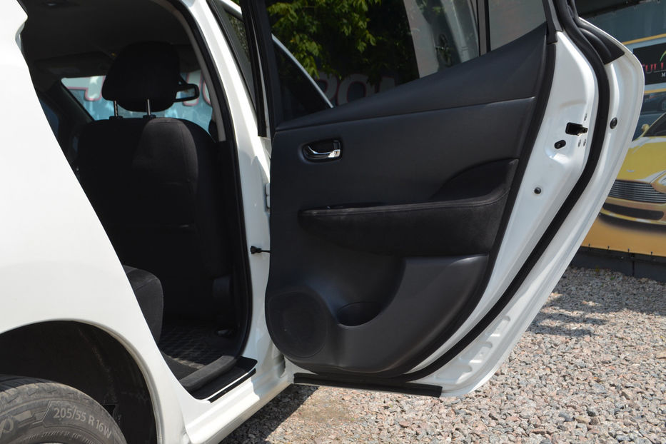 Продам Nissan Leaf 2013 года в Киеве