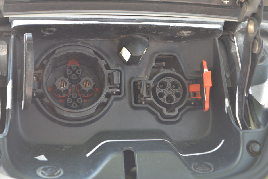 Продам Nissan Leaf 2013 года в Киеве