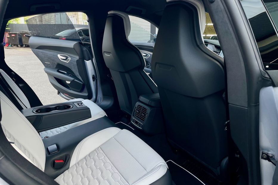 Продам Audi E-Tron GT RS  2024 года в Киеве