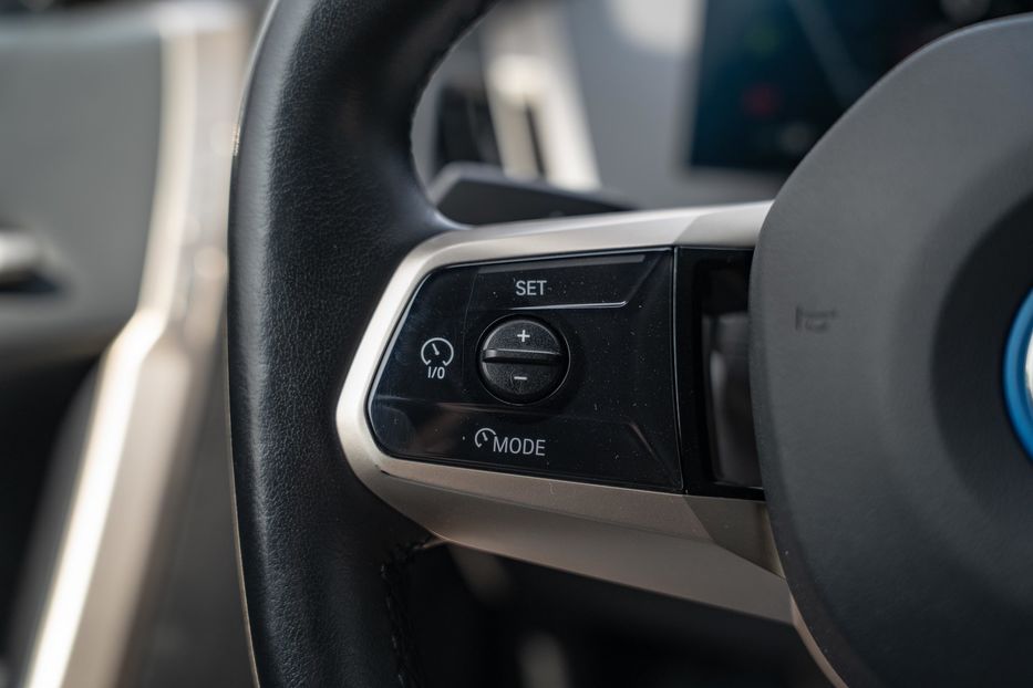 Продам BMW iX 40E xDrive 2022 года в Черновцах