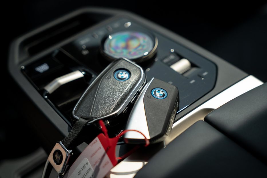 Продам BMW iX 40E xDrive 2022 года в Черновцах