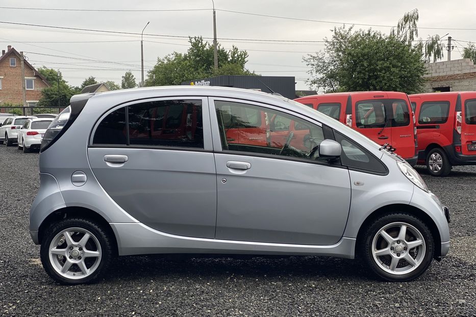 Продам Mitsubishi i-MiEV 2015 года в Луцке