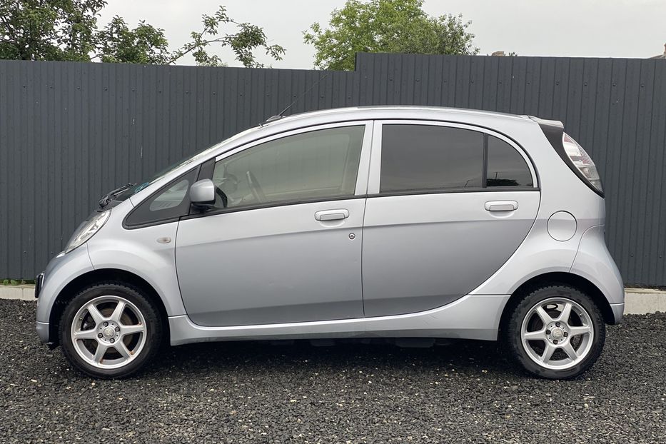 Продам Mitsubishi i-MiEV 2015 года в Луцке