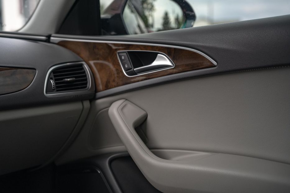 Продам Audi A6 Premium Plus 2015 года в Черновцах