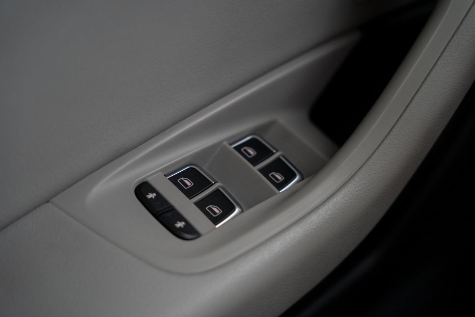 Продам Audi A6 Premium Plus 2015 года в Черновцах