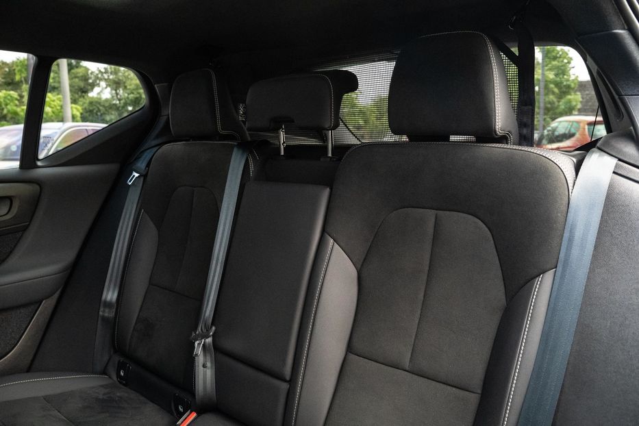 Продам Volvo A XC40 Recharge 2022 года в Черновцах