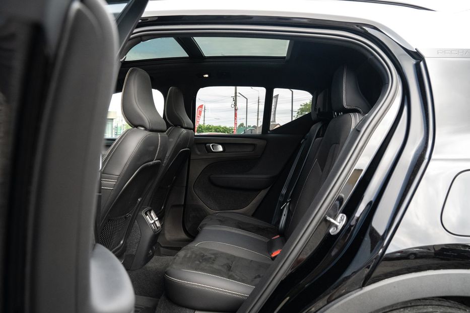 Продам Volvo A XC40 Recharge 2022 года в Черновцах