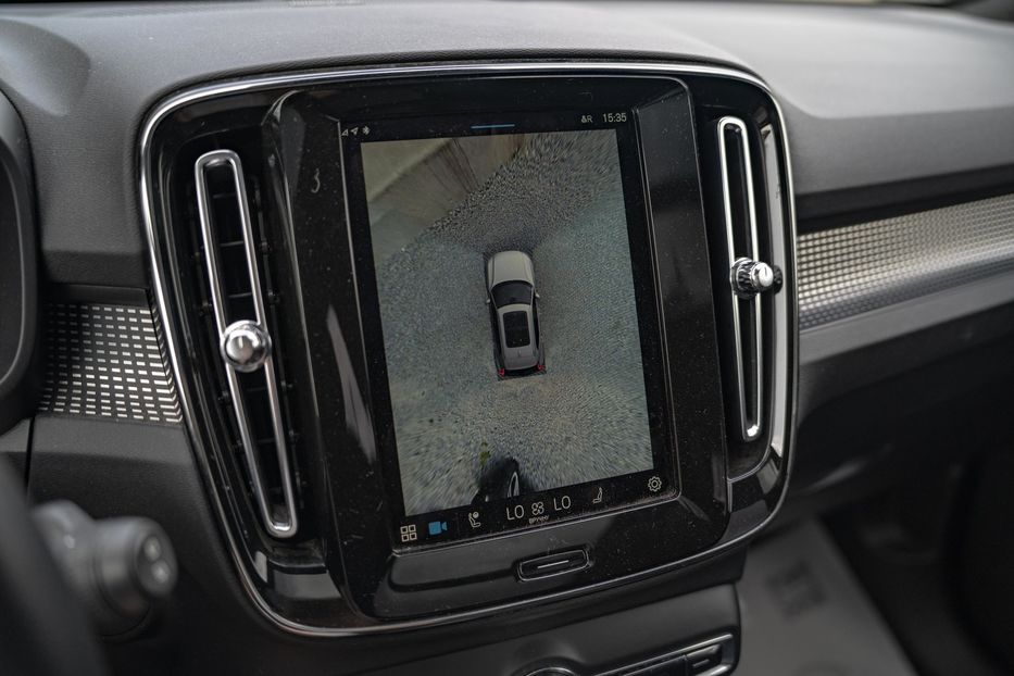 Продам Volvo A XC40 Recharge 2022 года в Черновцах