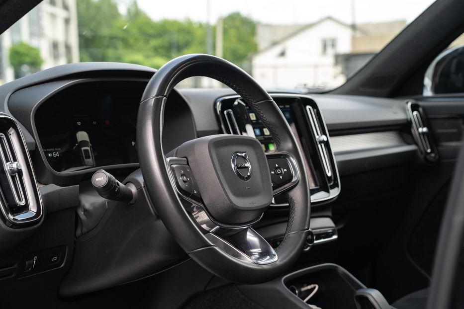 Продам Volvo A XC40 Recharge 2022 года в Черновцах