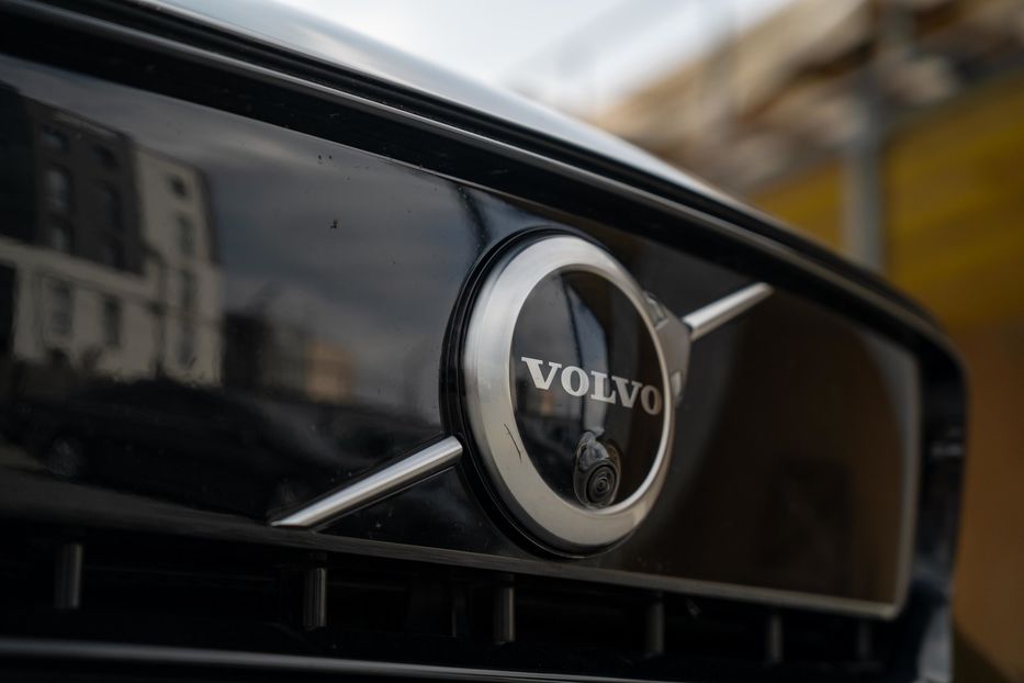 Продам Volvo A XC40 Recharge 2022 года в Черновцах