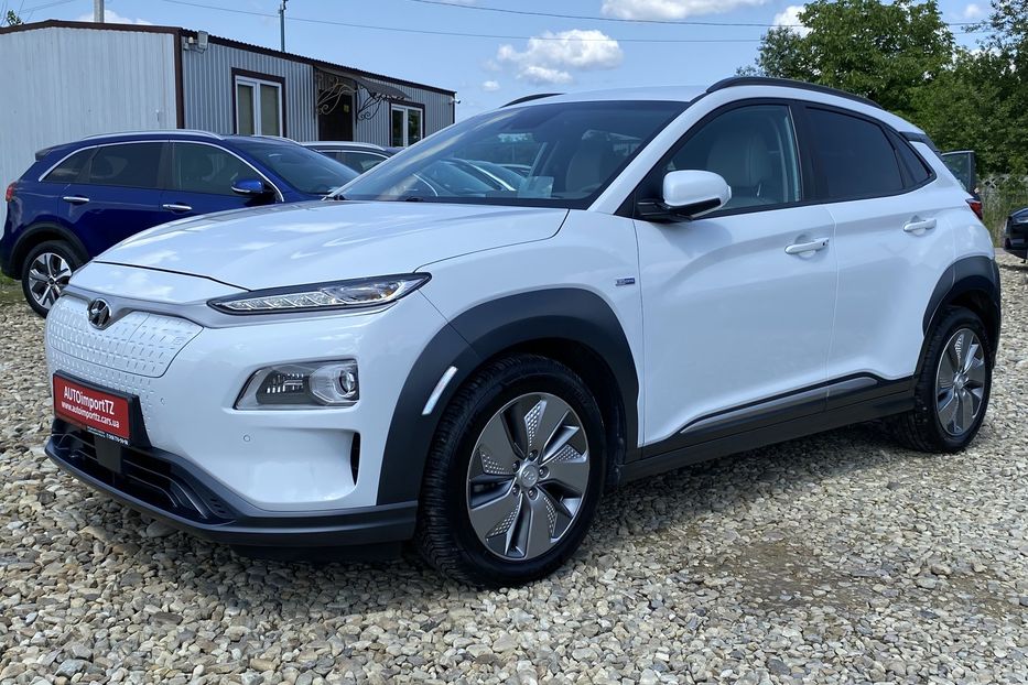 Продам Hyundai Kona 64кВт Проекція Підігрів сидінь 2020 года в Львове