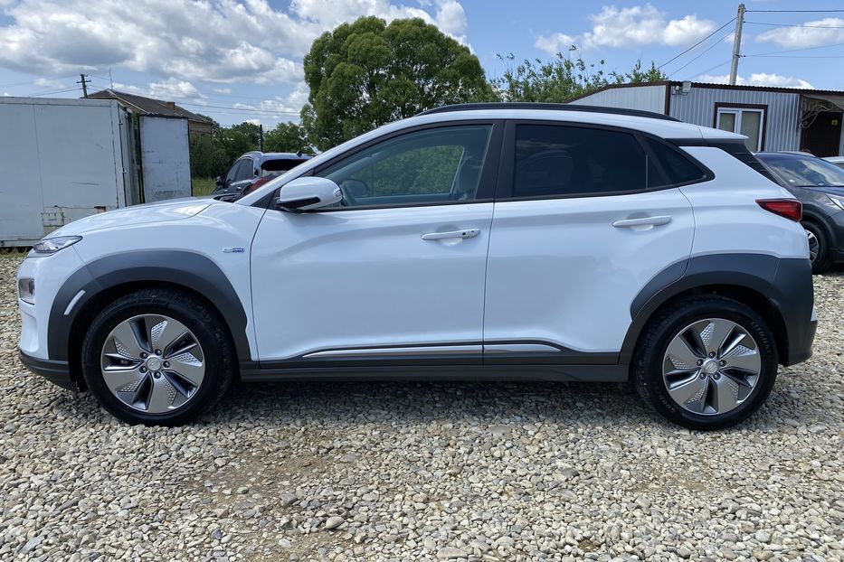 Продам Hyundai Kona 64кВт Проекція Підігрів сидінь 2020 года в Львове