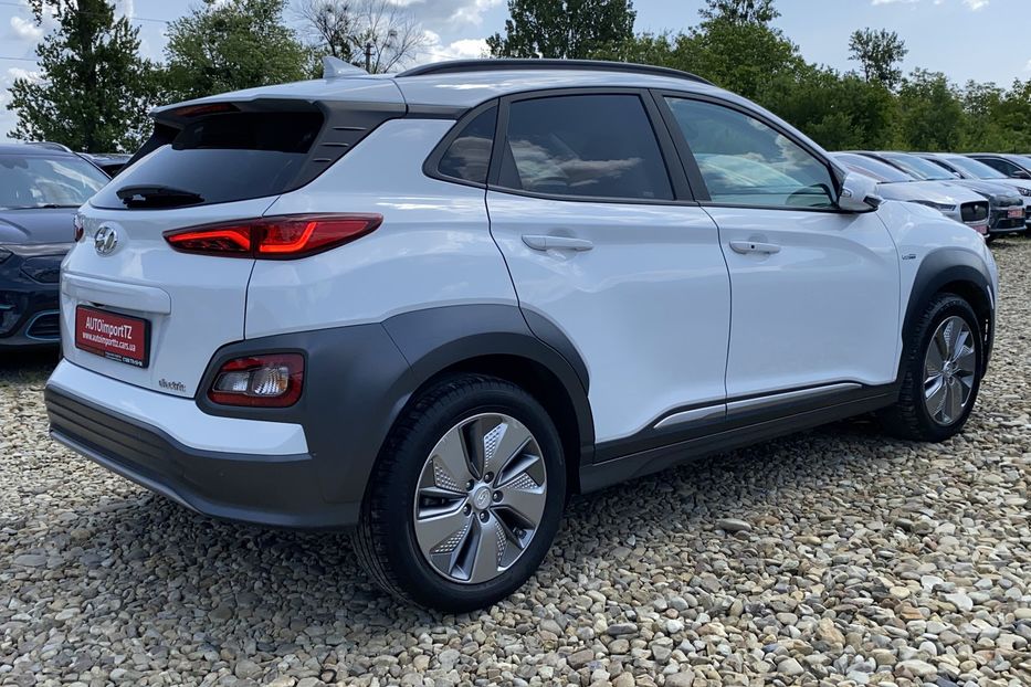 Продам Hyundai Kona 64кВт Проекція Підігрів сидінь 2020 года в Львове