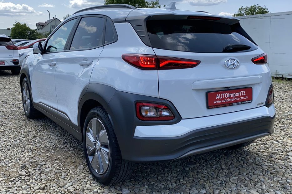 Продам Hyundai Kona 64кВт Проекція Підігрів сидінь 2020 года в Львове
