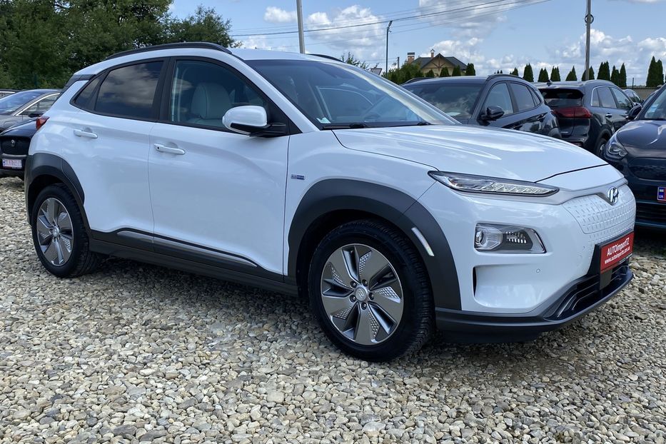 Продам Hyundai Kona 64кВт Проекція Підігрів сидінь 2020 года в Львове