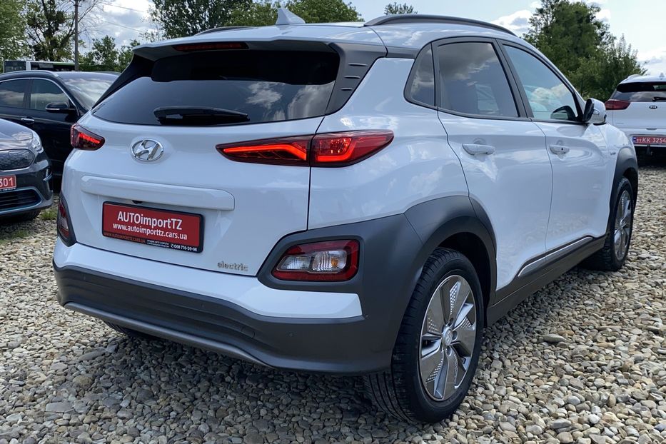 Продам Hyundai Kona 64кВт Проекція Підігрів сидінь 2020 года в Львове