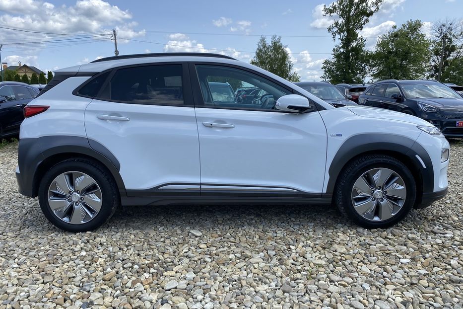 Продам Hyundai Kona 64кВт Проекція Підігрів сидінь 2020 года в Львове