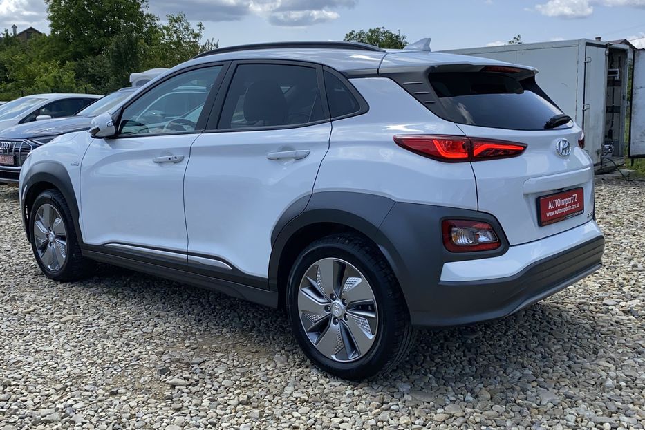 Продам Hyundai Kona 64кВт Проекція Підігрів сидінь 2020 года в Львове