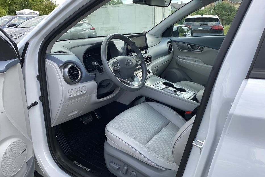 Продам Hyundai Kona 64кВт Проекція Підігрів сидінь 2020 года в Львове