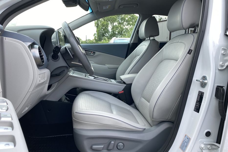 Продам Hyundai Kona 64кВт Проекція Підігрів сидінь 2020 года в Львове