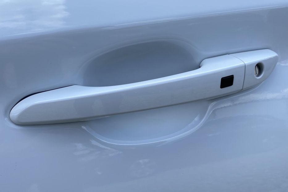 Продам Hyundai Kona 64кВт Проекція Підігрів сидінь 2020 года в Львове